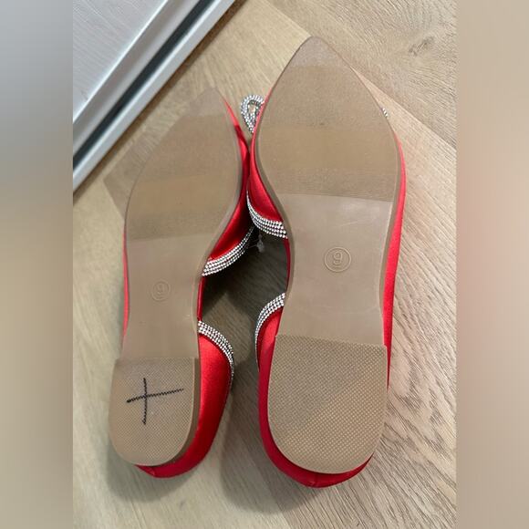 NWOT Size 9 Elegant Red Satin Women's Flats with Sparkle Bow Detail - Picture 6 of 6